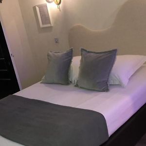Deluxe Zimmer mit Kingsize-Bett